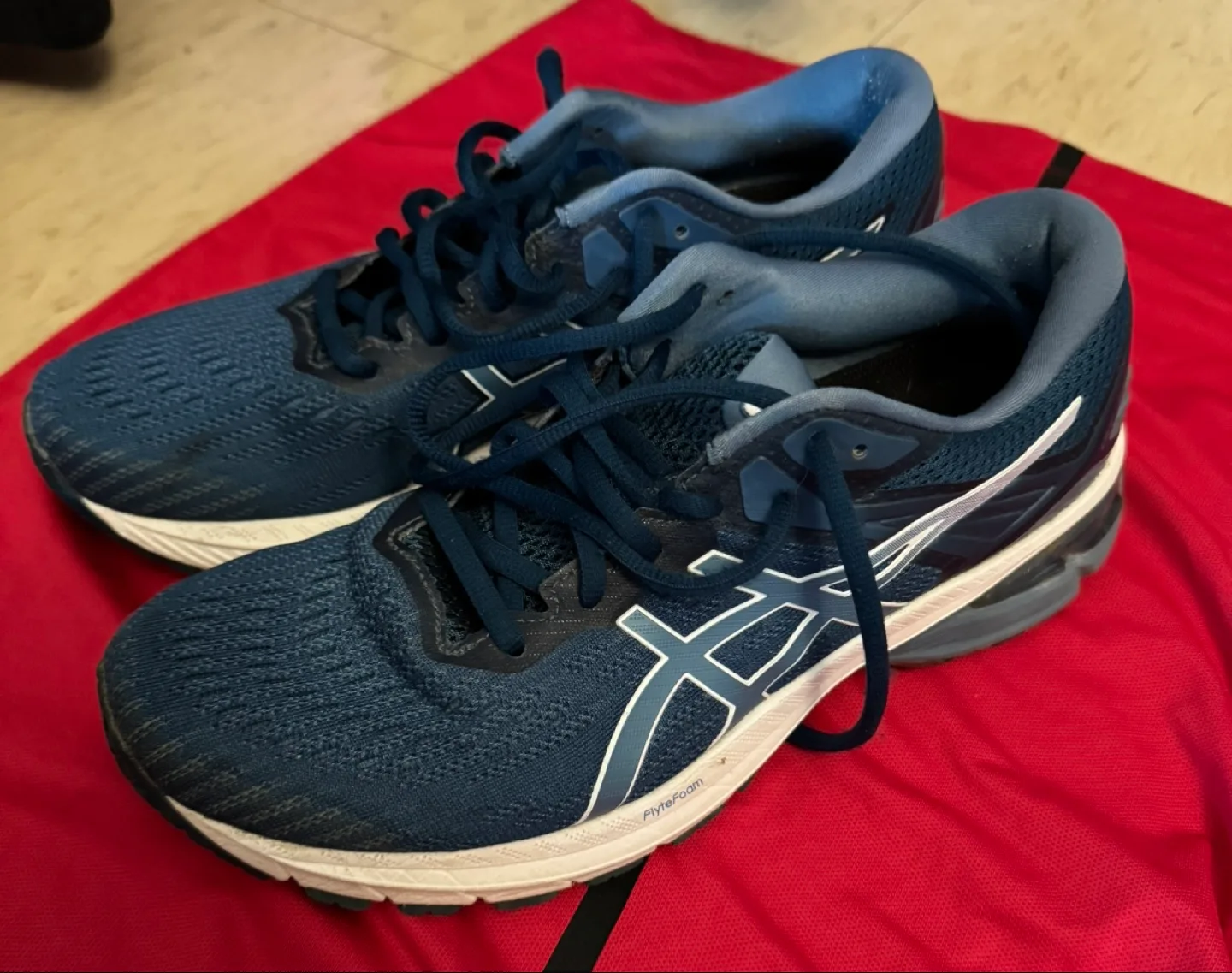 Asics GEL-TITUDE Running Shoes - US 9.5 thumbnail