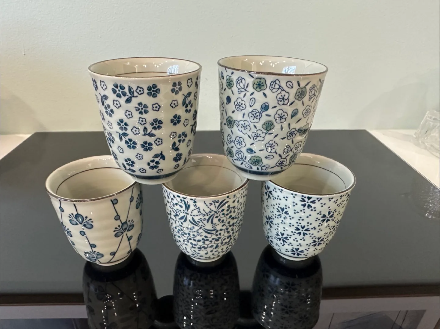 Set of 5 Japanese Tea Cups image indicator(2)
