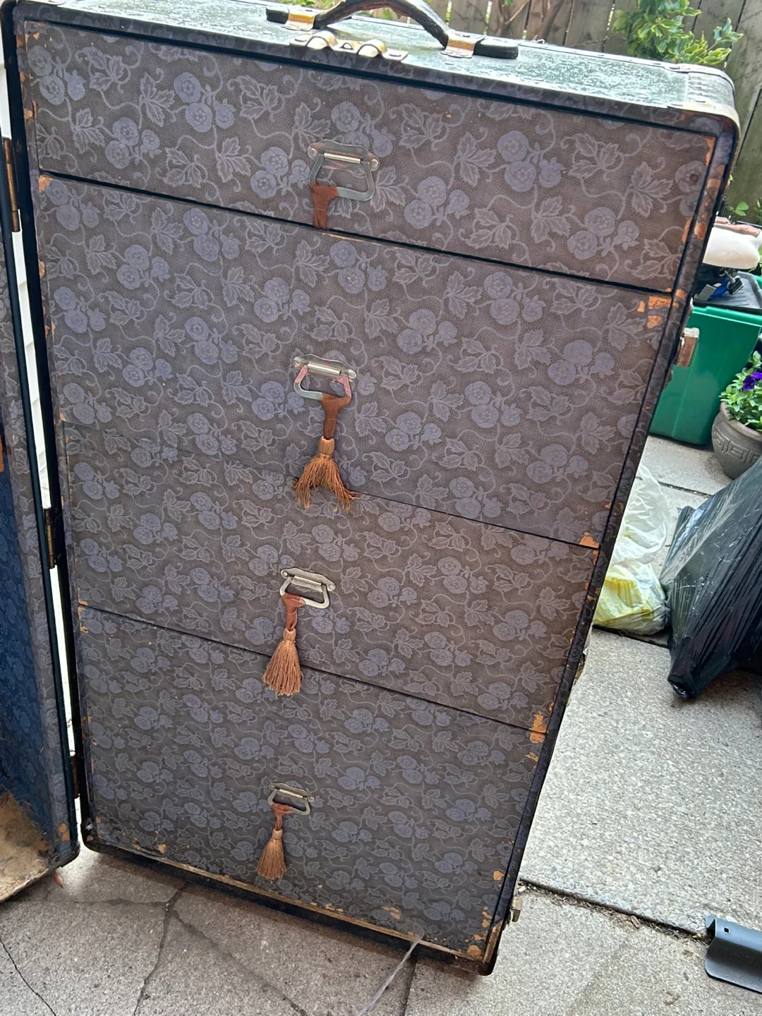 Vintage Wardrobe Trunk with Drawers & Hangers image indicator(4)