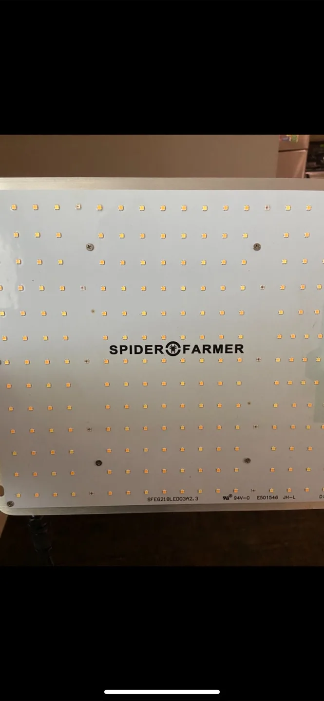 Spider Farmer SF-1000 LED Grow Light thumbnail