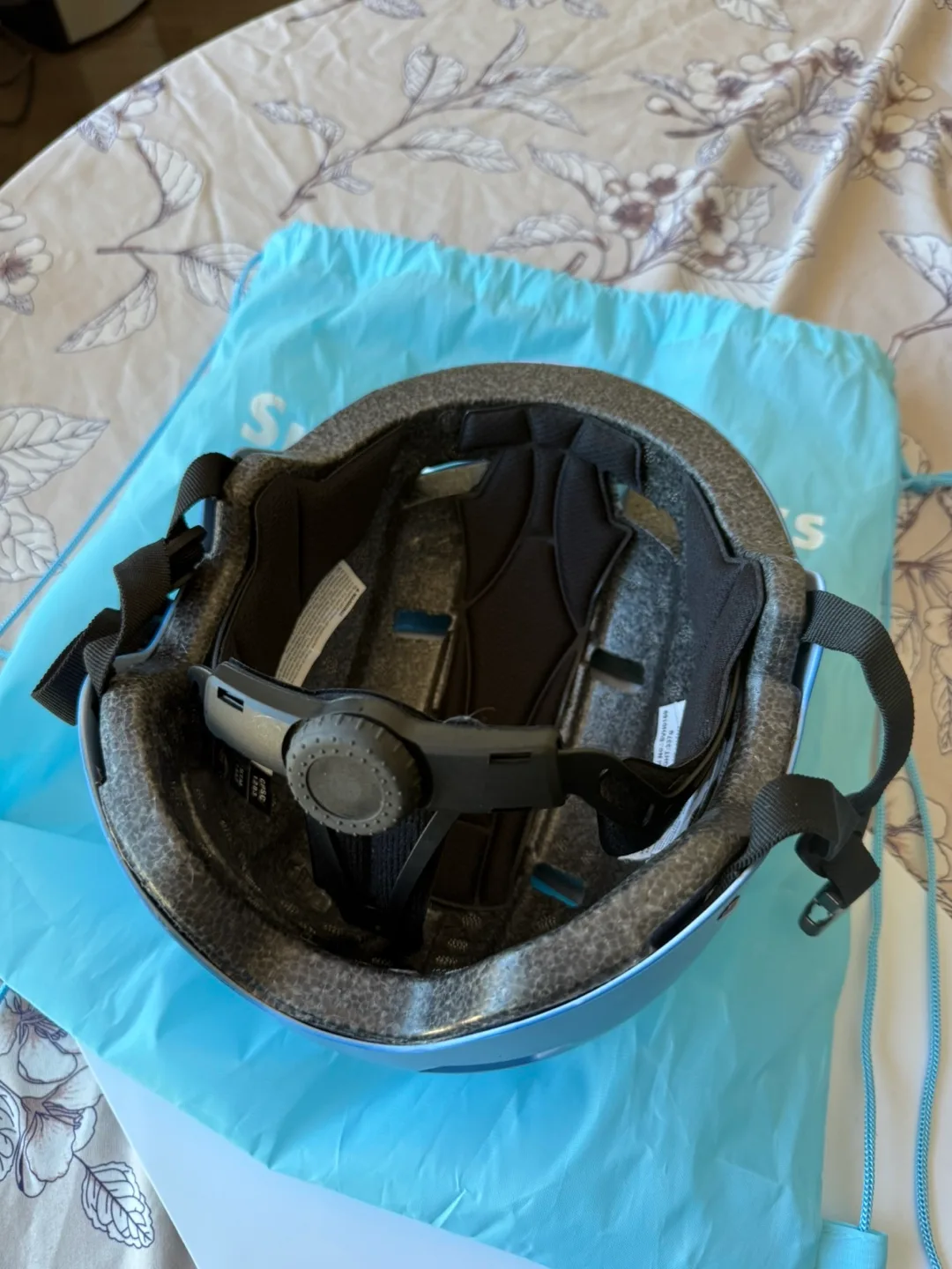 Kids helmet & knees, wrists and elbows pads image indicator(4)