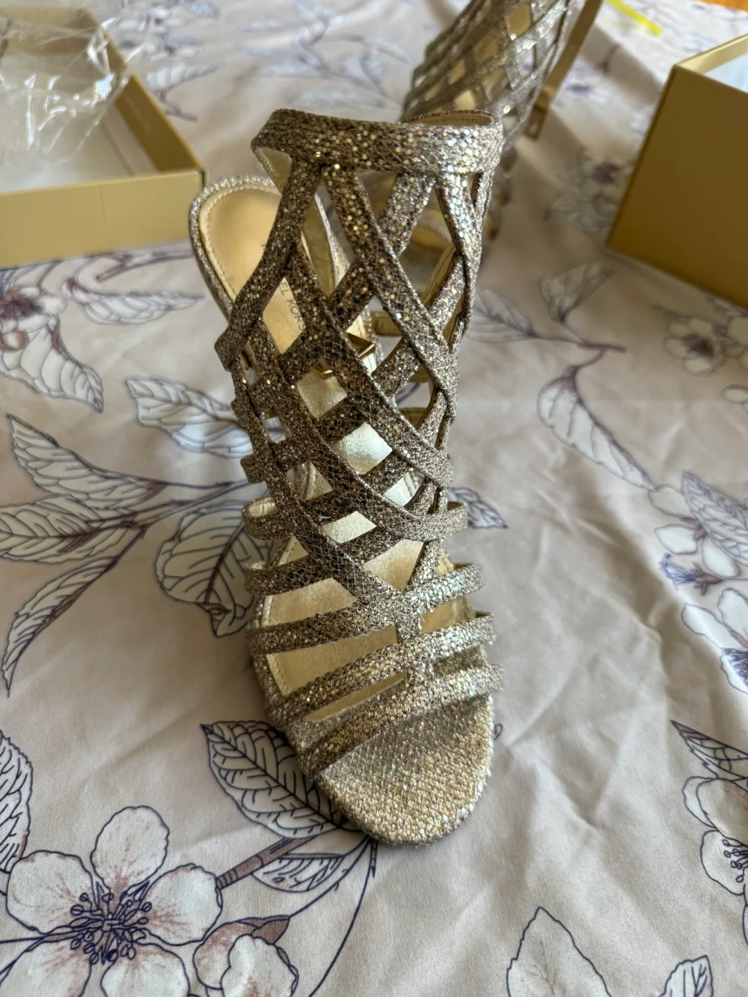 MK sandals image indicator(3)