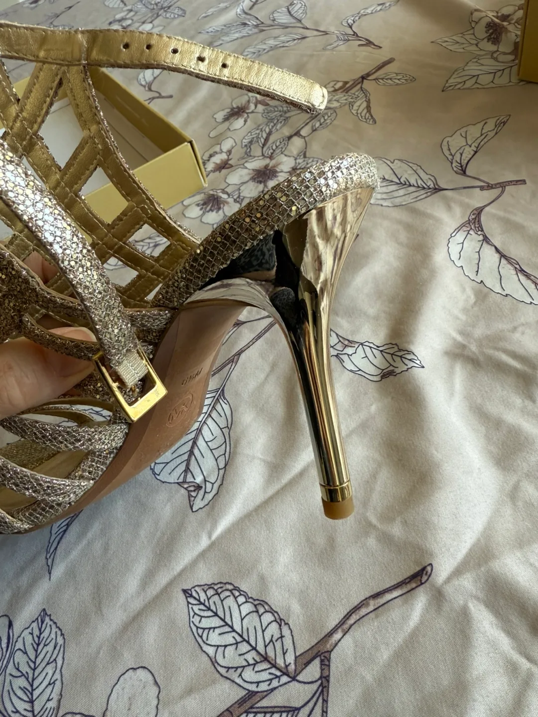 MK sandals image indicator(5)