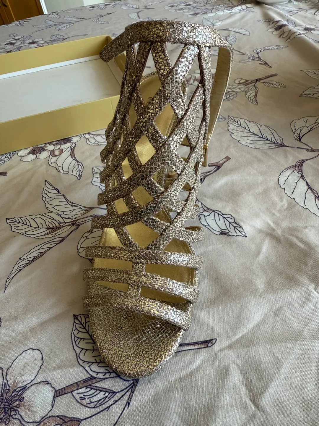 MK sandals image indicator(7)