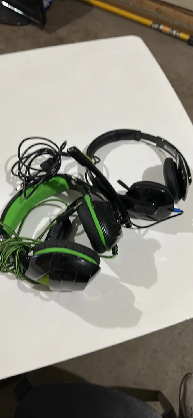 Gaming Headset - Green and Black thumbnail