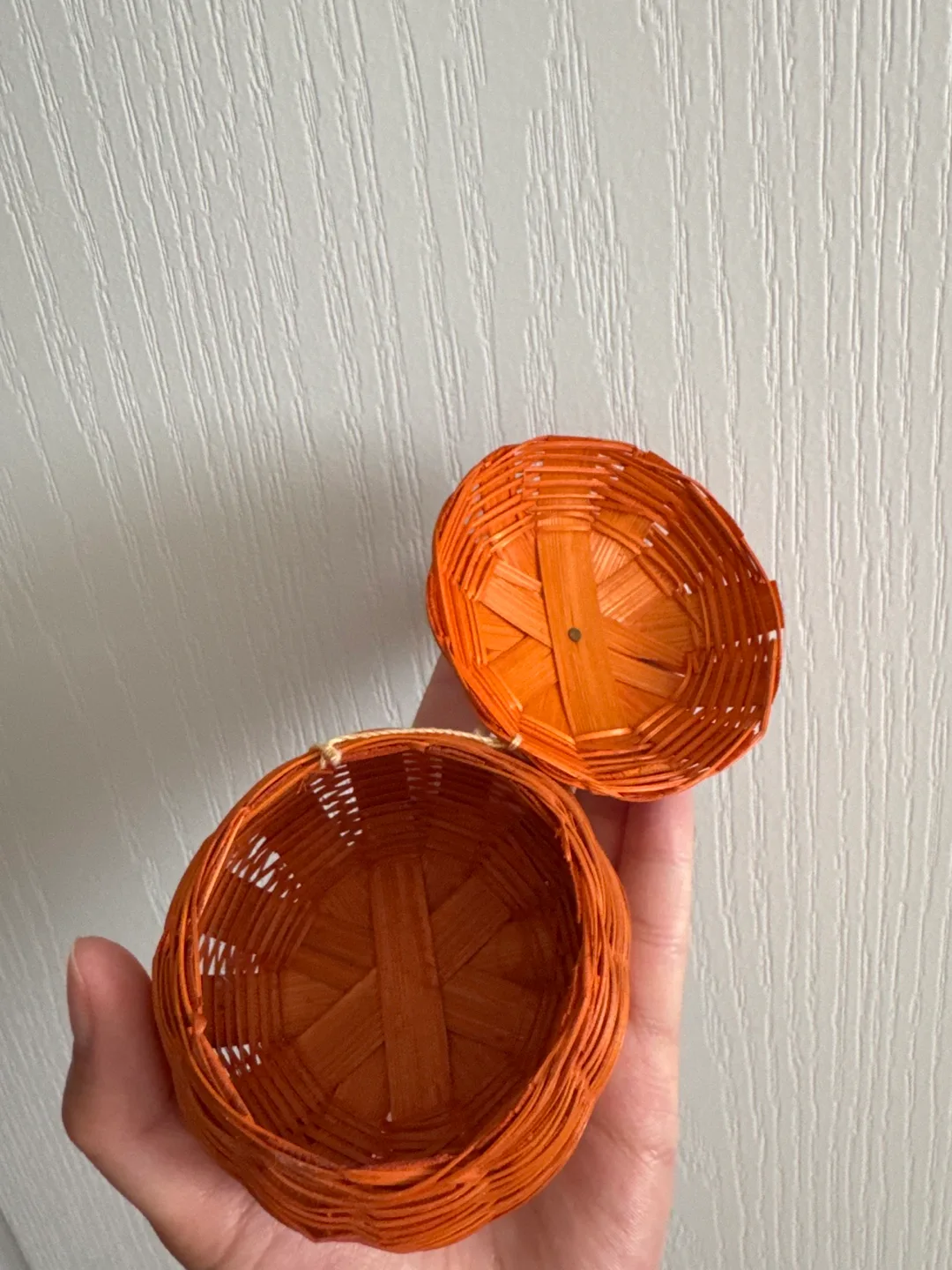 Straw Pumpkin #freecycle image indicator(2)