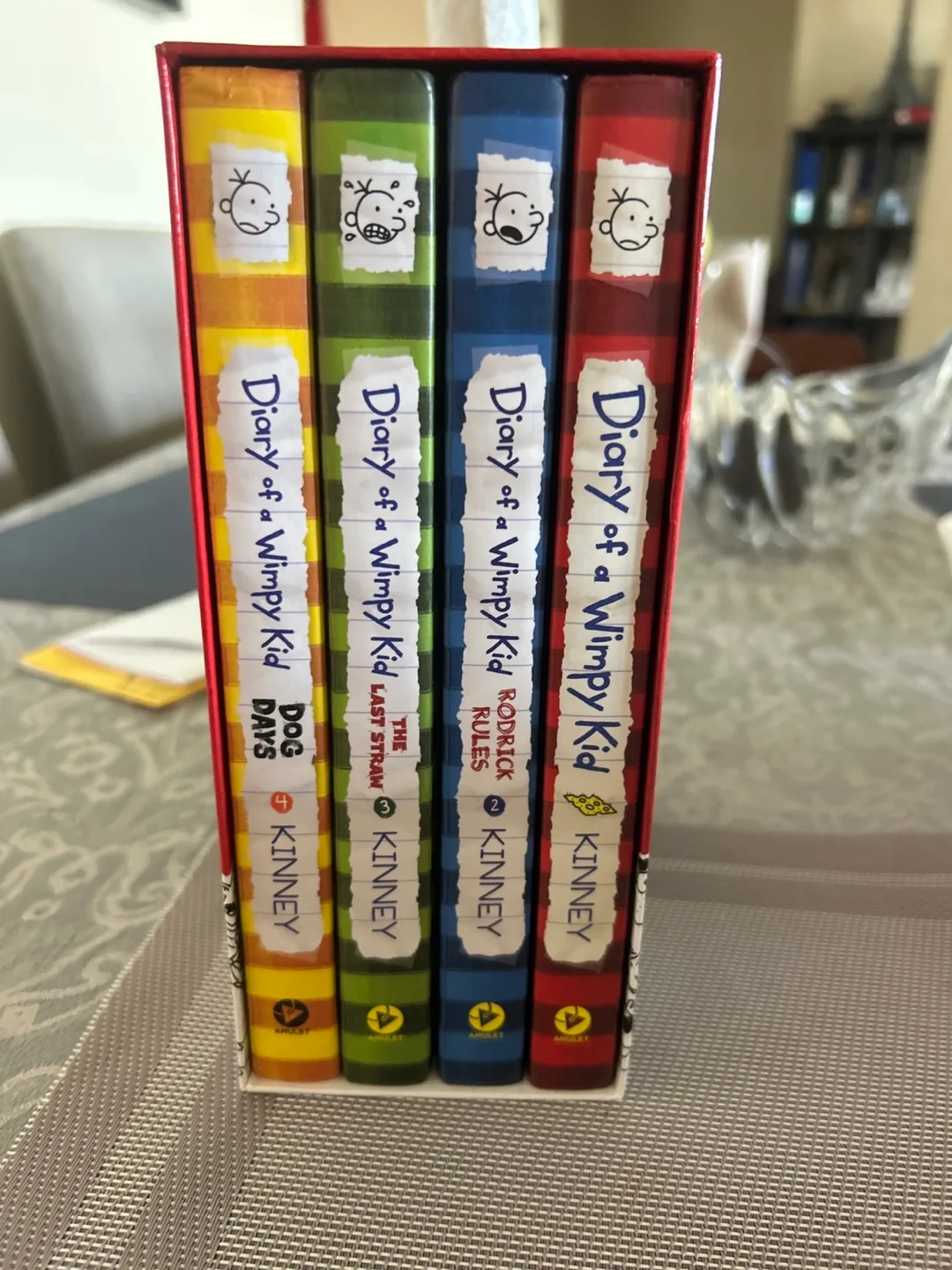 Diary of a Wimpy Kid Box of Books 1-4 by Jeff Kinney image indicator(6)
