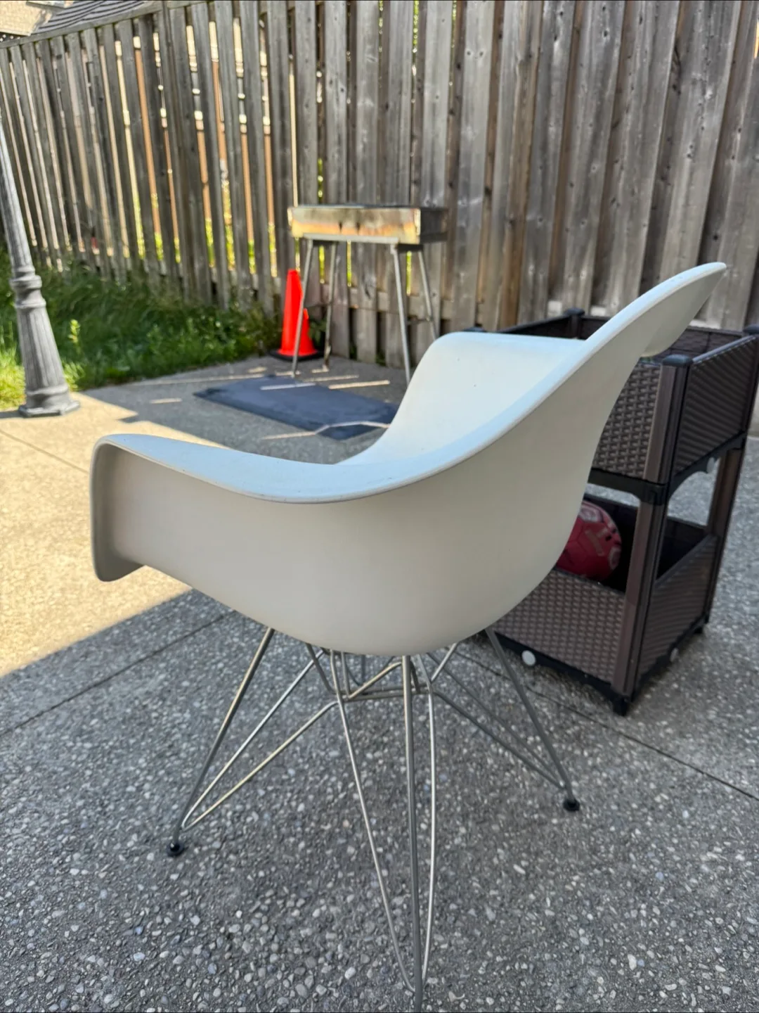 Flash Furniture Alonza White Chair 120 dollar image indicator(2)