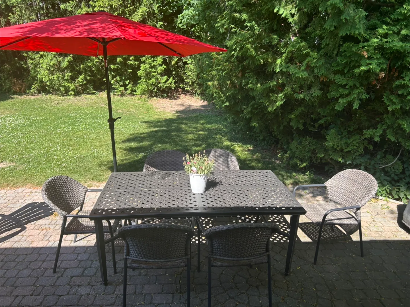 Outdoor Patio Dining Set - Table & 6 Chairs and umbrella thumbnail