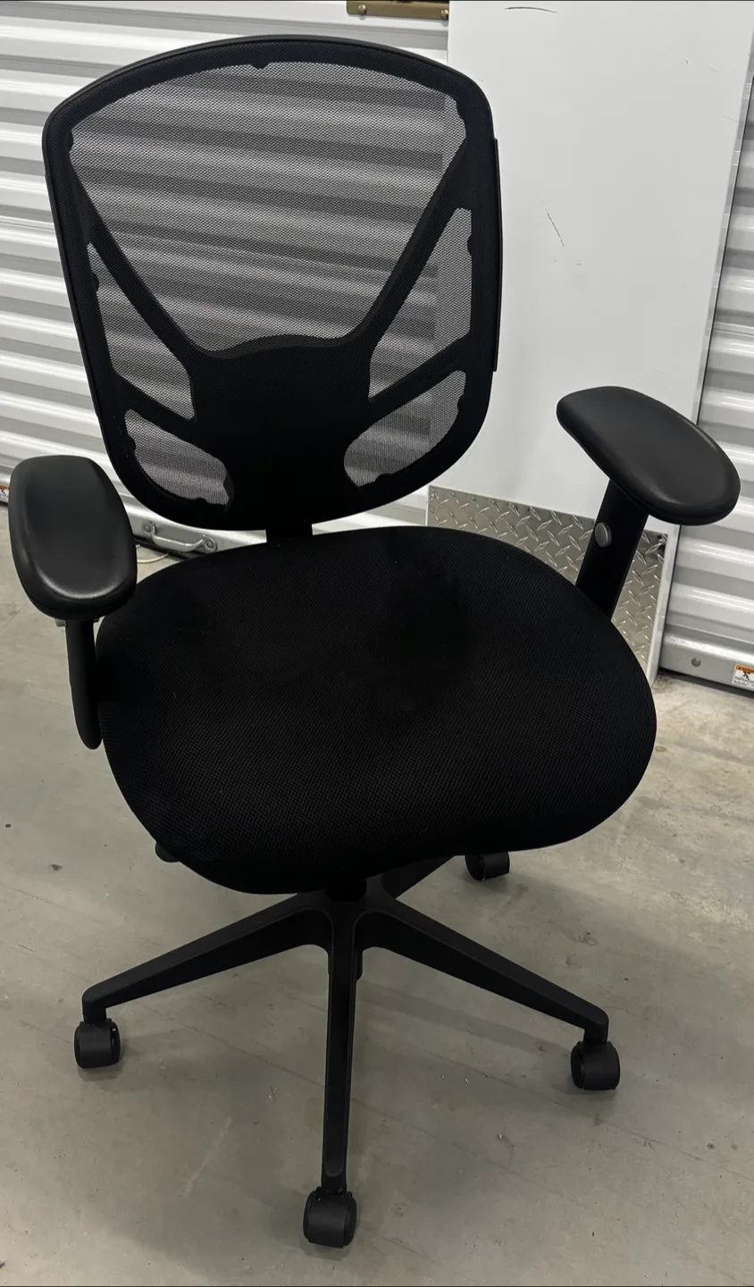 Black Mesh Office Chair thumbnail