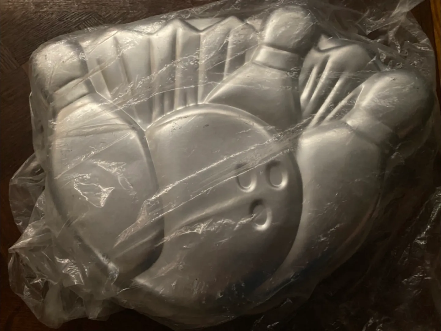 Bowling pin cake pan thumbnail
