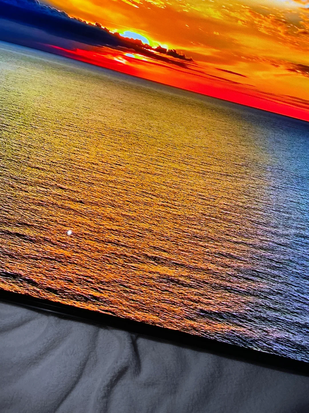 NEW! Samsung S92C 65” 4K UHD HDR OLED Tizen Smart TV - $2,825 image indicator(10)