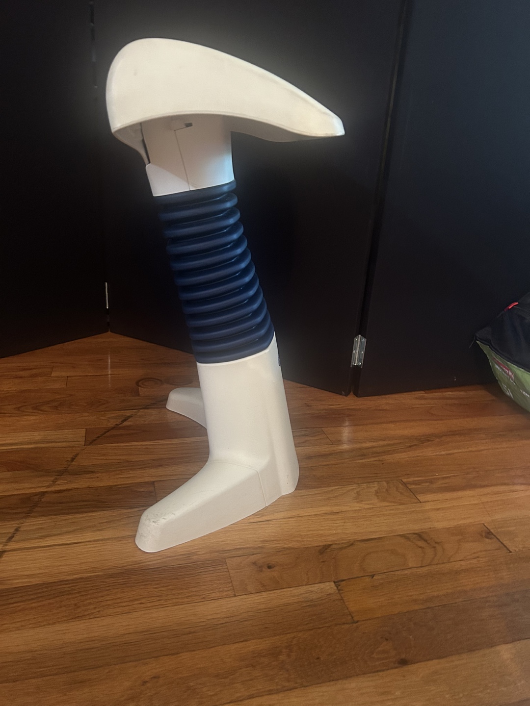 Back2Life Lower Back Pain Relief Device - photo 2