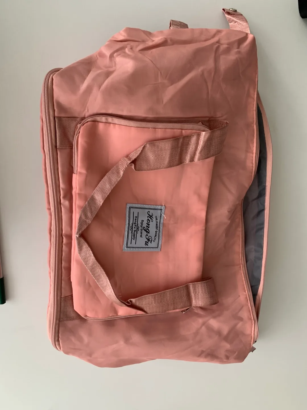 Hongfu Pink Travel Bag thumbnail