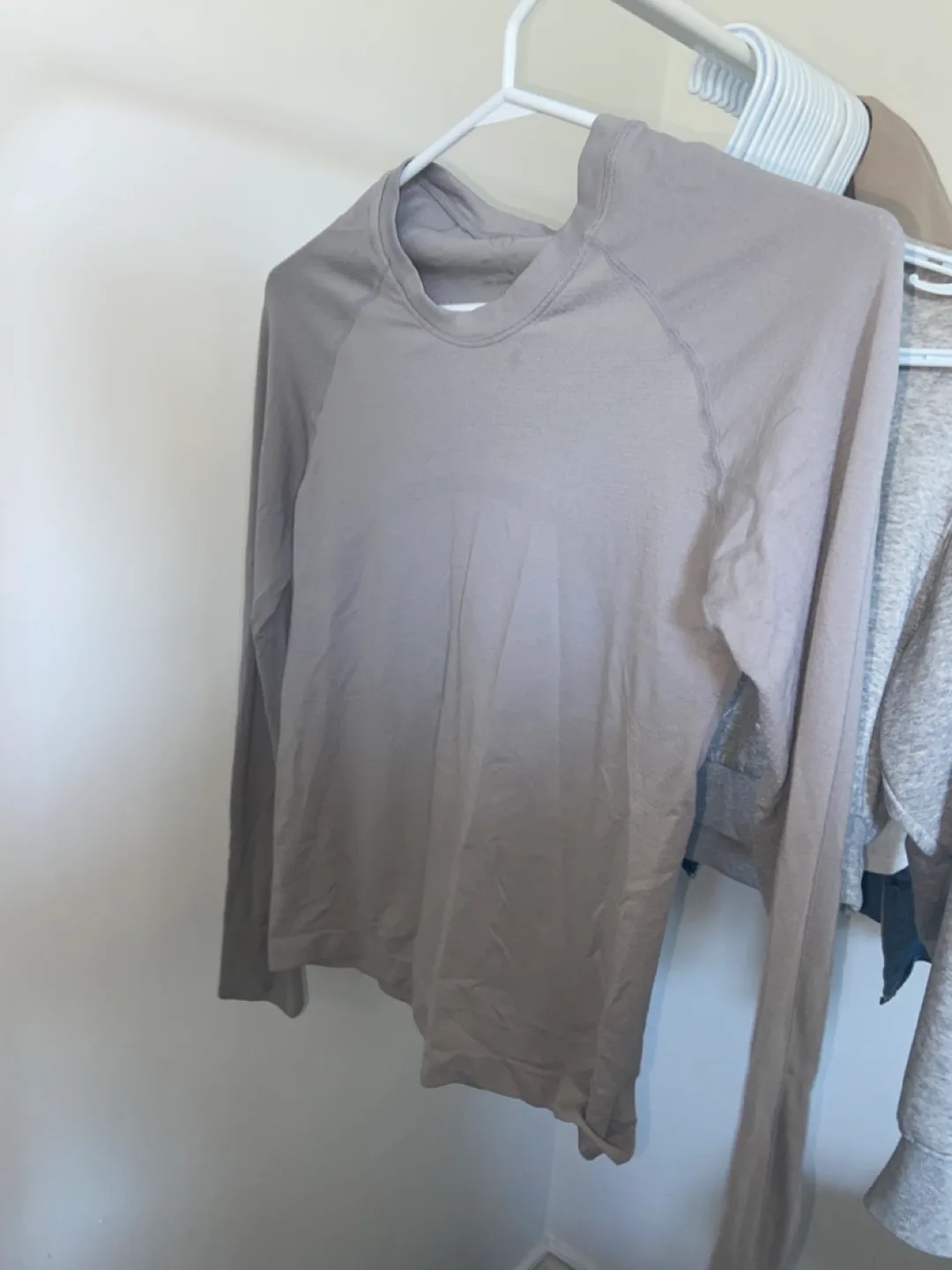 Long Sleeve athletic top thumbnail