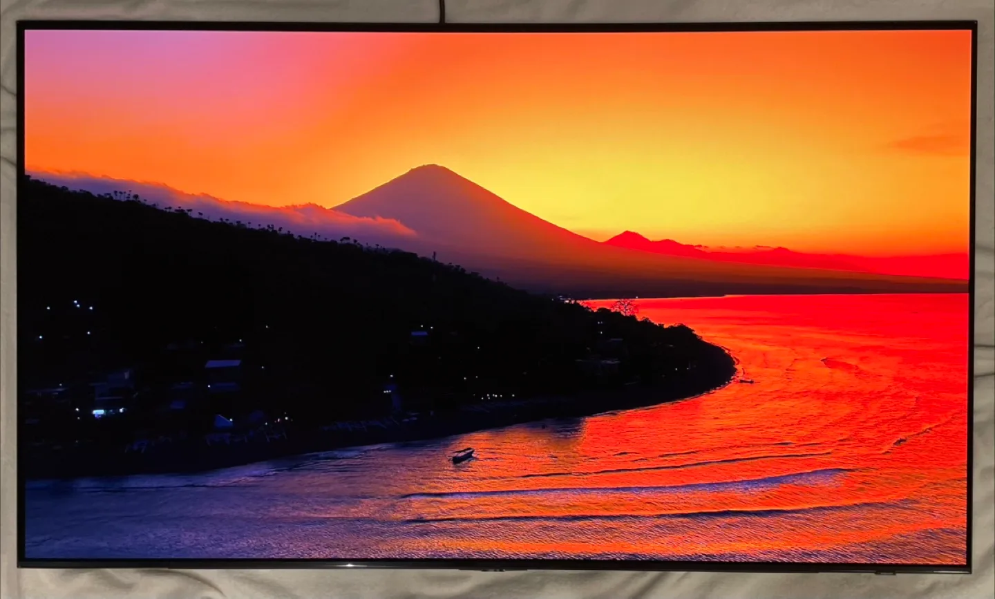 NEW! Samsung S92C 55” 4K UHD HDR OLED Tizen Smart TV - $2,373 thumbnail