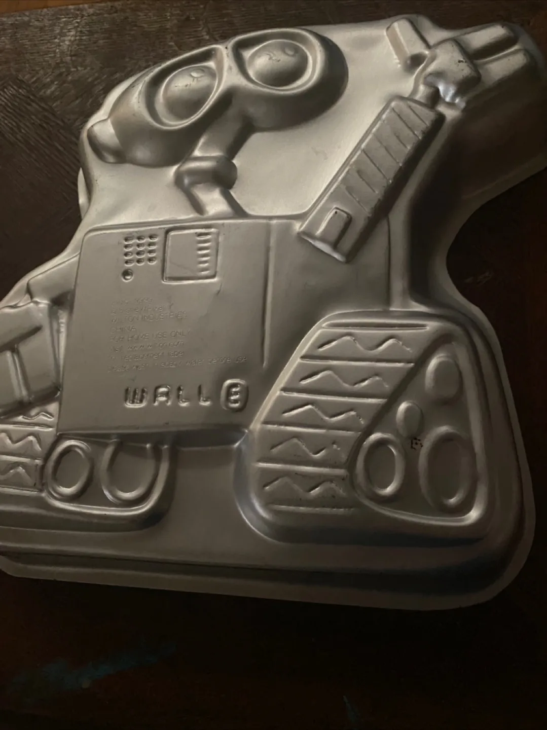 Wilton Disney Pixar WALL-E Cake Pan thumbnail