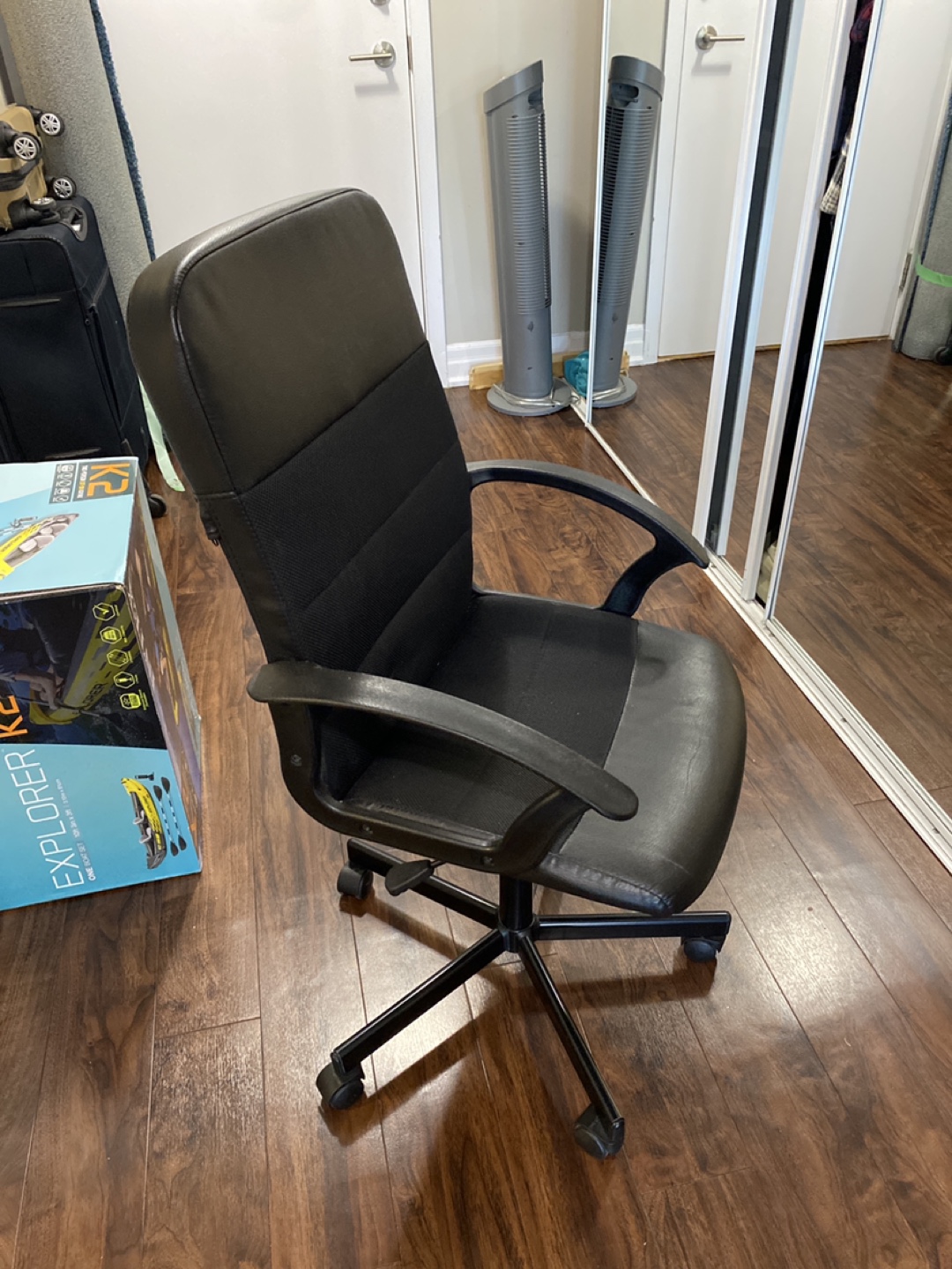 Black Office Chair - photo 3