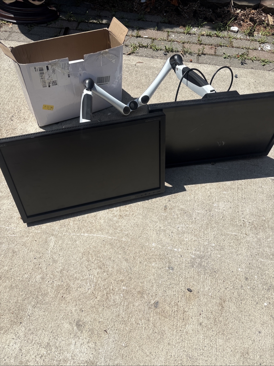 Two MultiView 24-inch Monitors with Mount