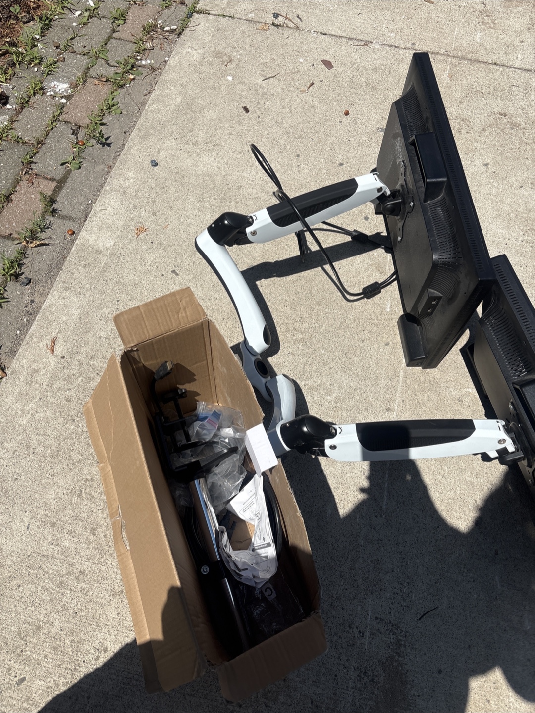 Two MultiView 24-inch Monitors with Mount - photo 3