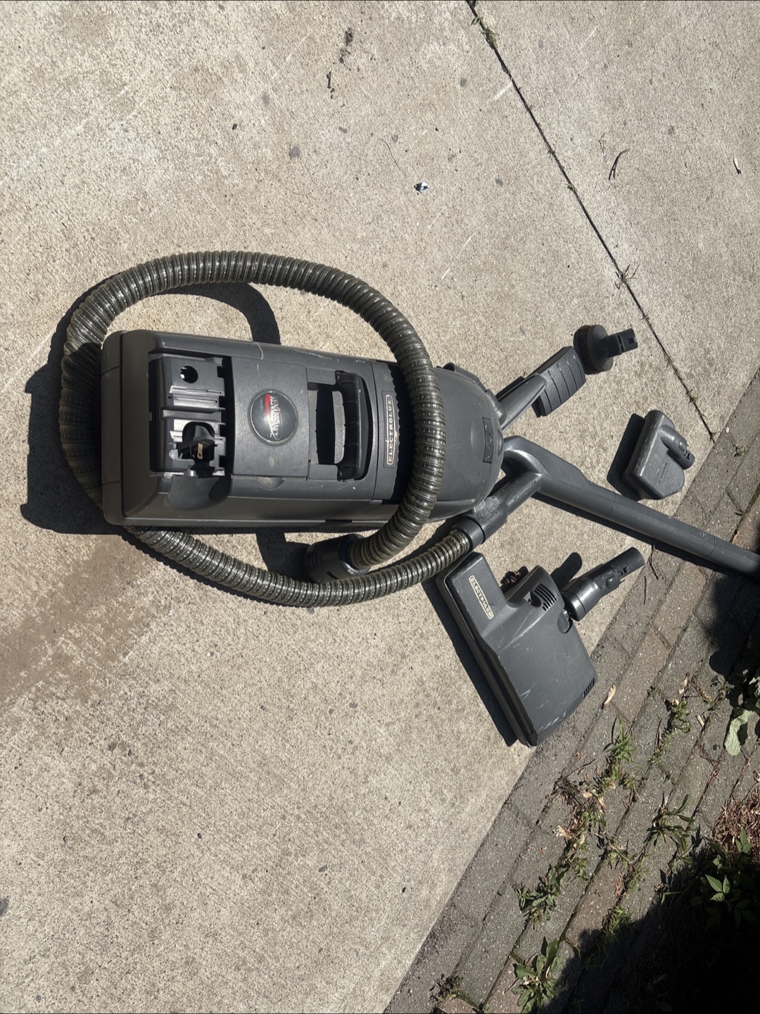Electrolux Vacuum Cleaner - photo 2
