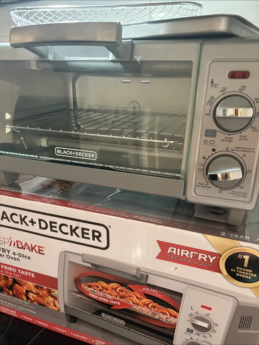 Black+Decker Crisp 'N Bake Air Fry Toaster Oven image indicator(2)