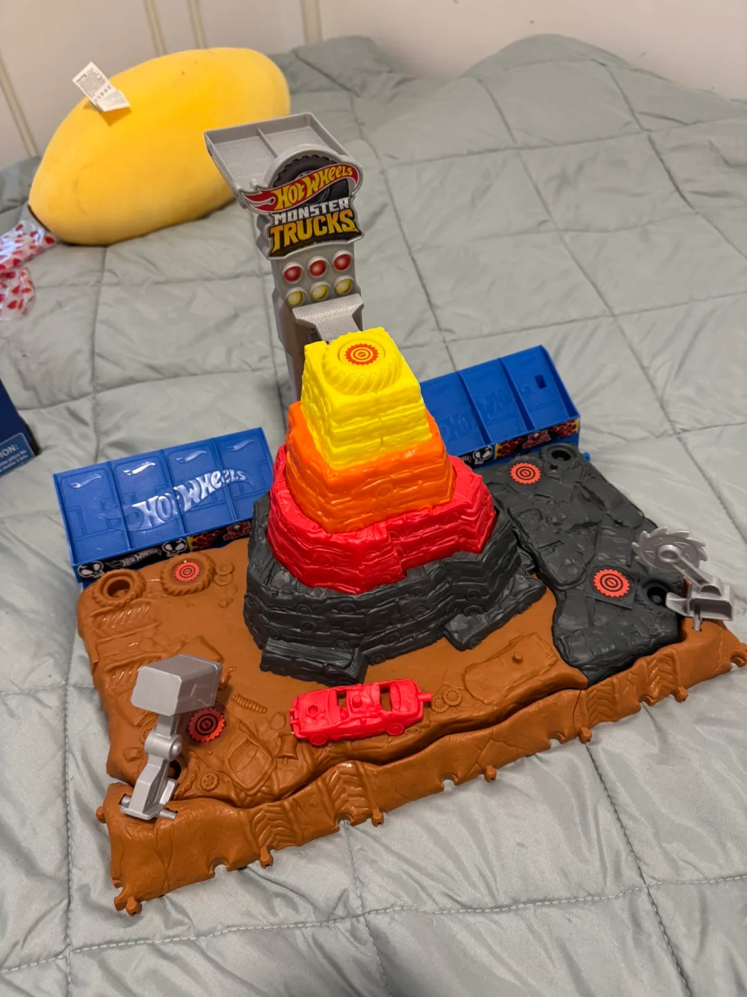 Hot Wheels Monster Trucks Downhill Race & Play Set thumbnail