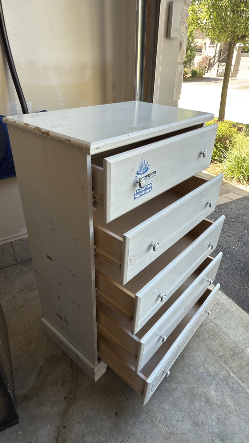 White 5-Drawer Dresser - photo 4