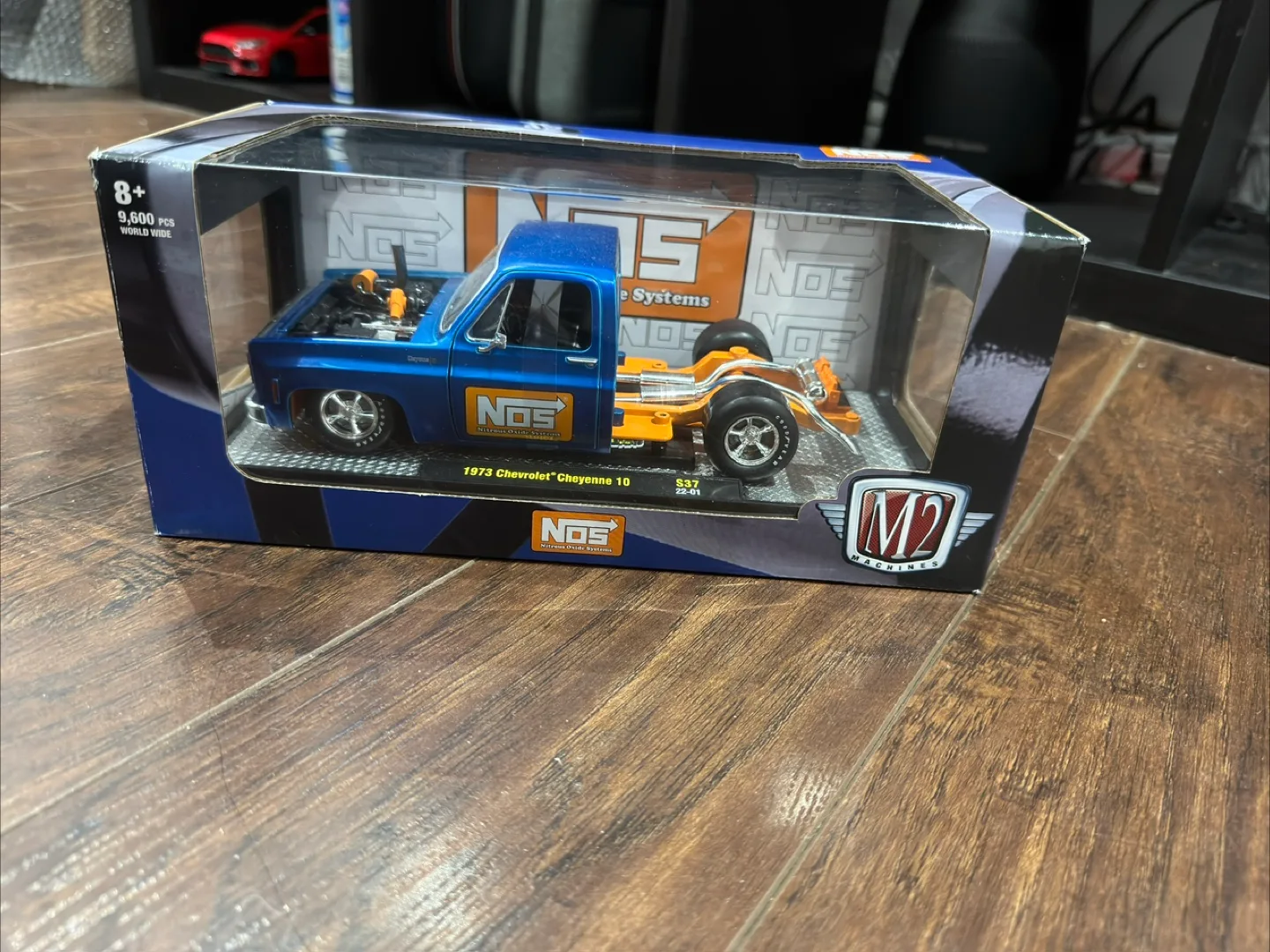 M2 Machines 1973 Chevrolet Cheyenne 10 Diecast Truck thumbnail