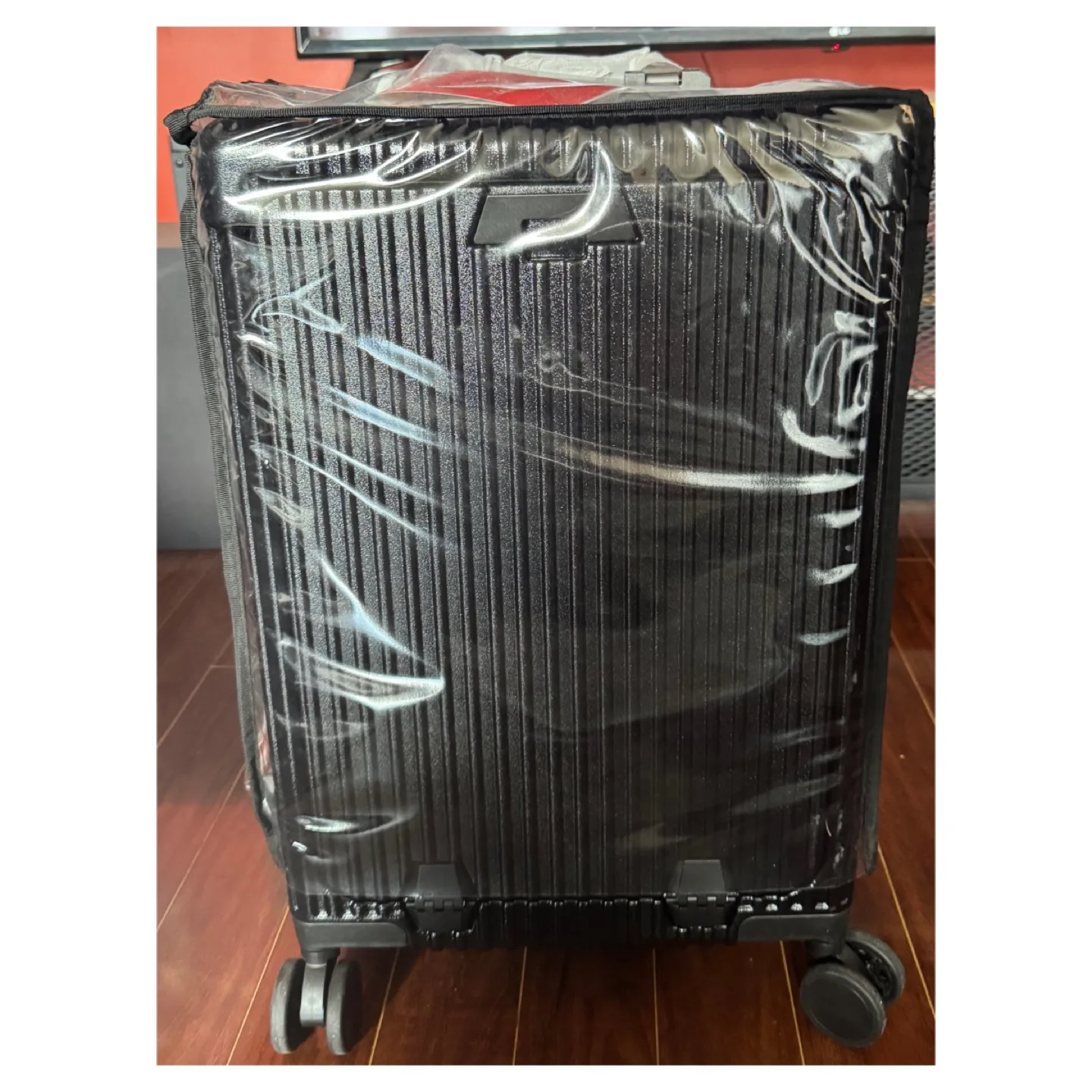 Rolling Suitcase with USB Charge Cord - Brand New image indicator(7)