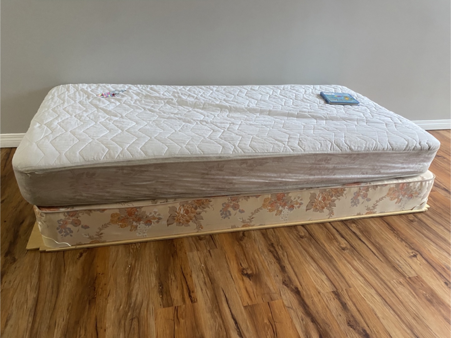 Mattress and Box Spring - photo 2
