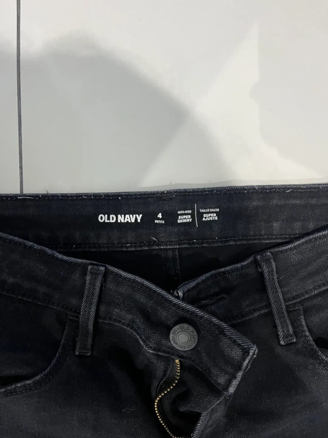 Old Navy Black Super Skinny Jeans - Size 4 Petite image indicator(2)