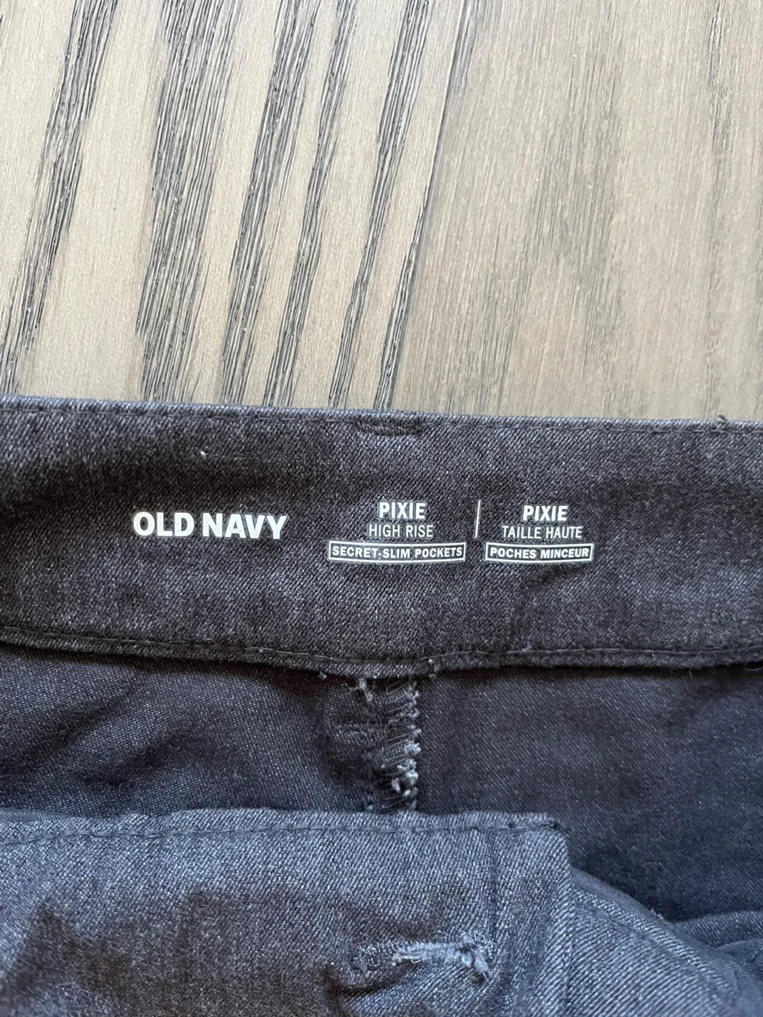Old Navy Pixie High Rise Pants Size 4 image indicator(2)