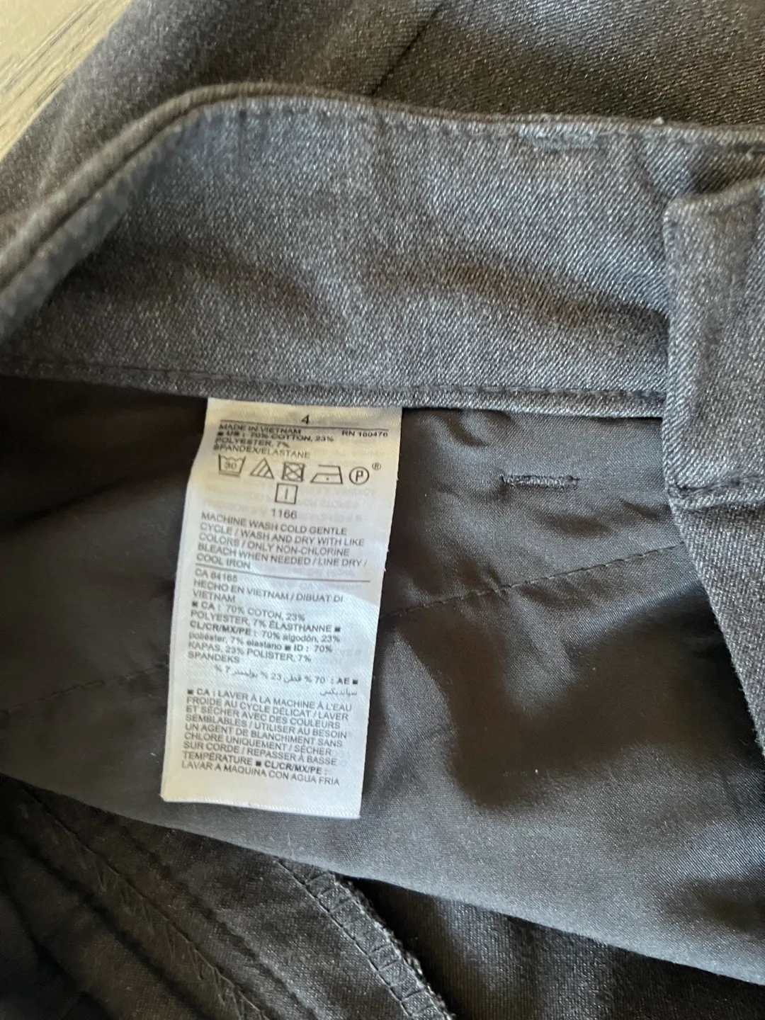 Old Navy Pixie High Rise Pants Size 4 image indicator(3)