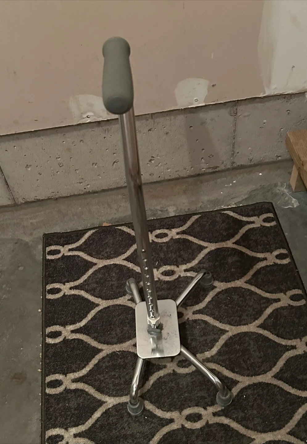 Quad Cane Walking Stick image indicator(2)