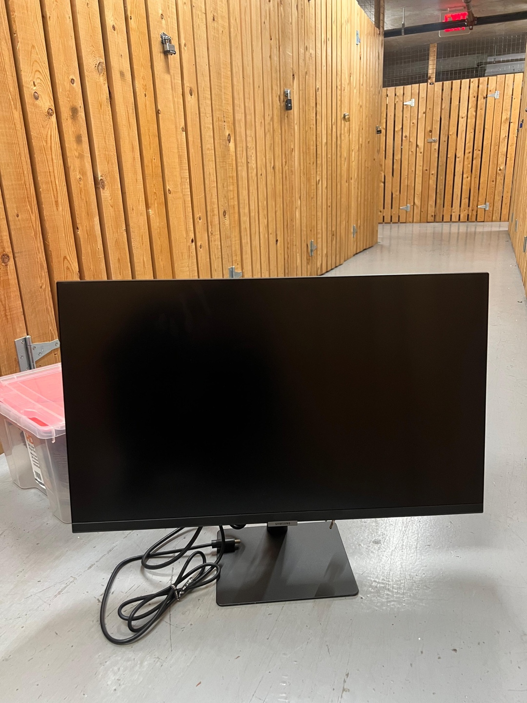 Samsung 4K HDR LED Monitor. Barely used, 300$ off - photo 3