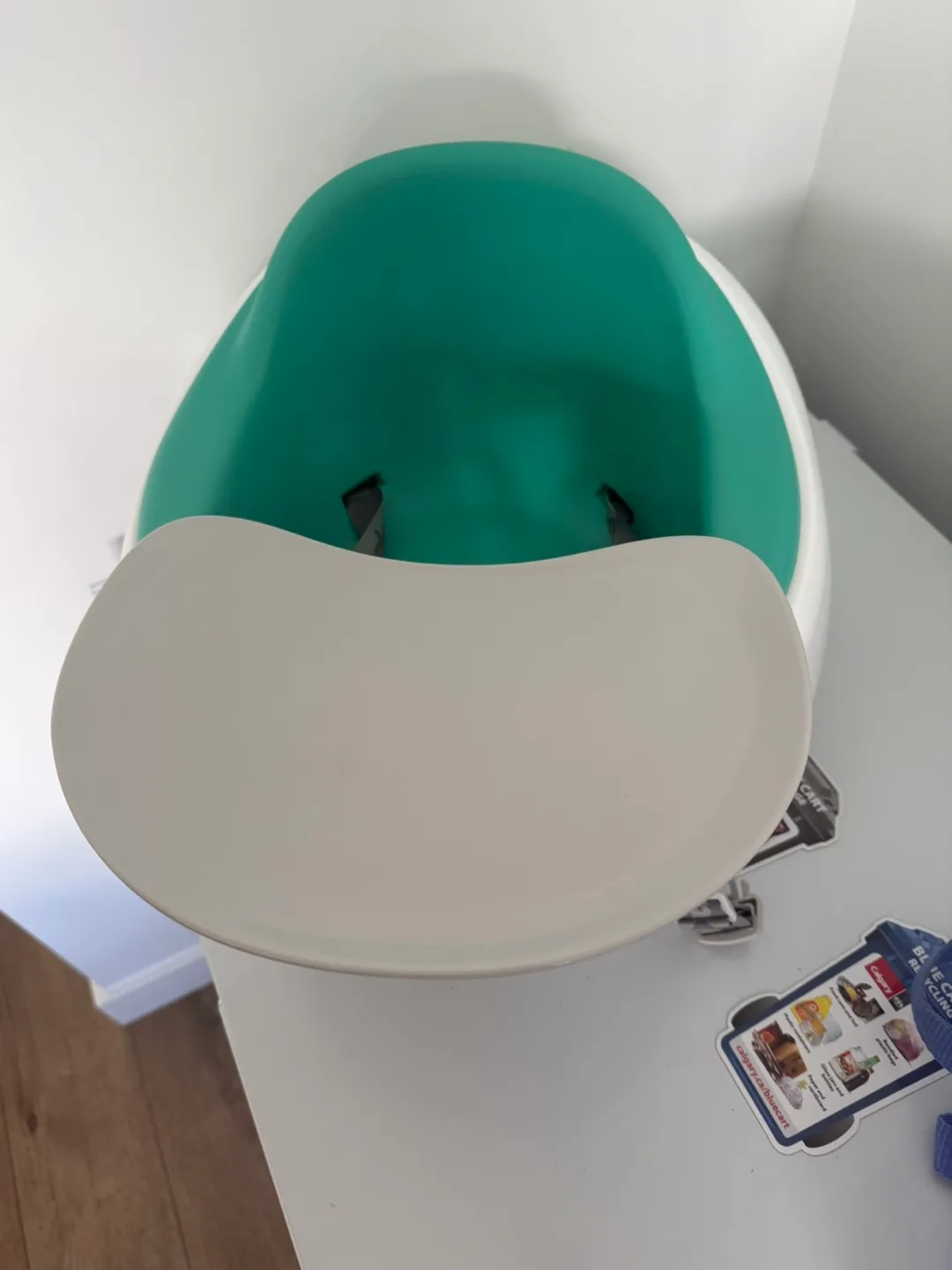 Bumbo Seat with Tray - Green/White image indicator(2)