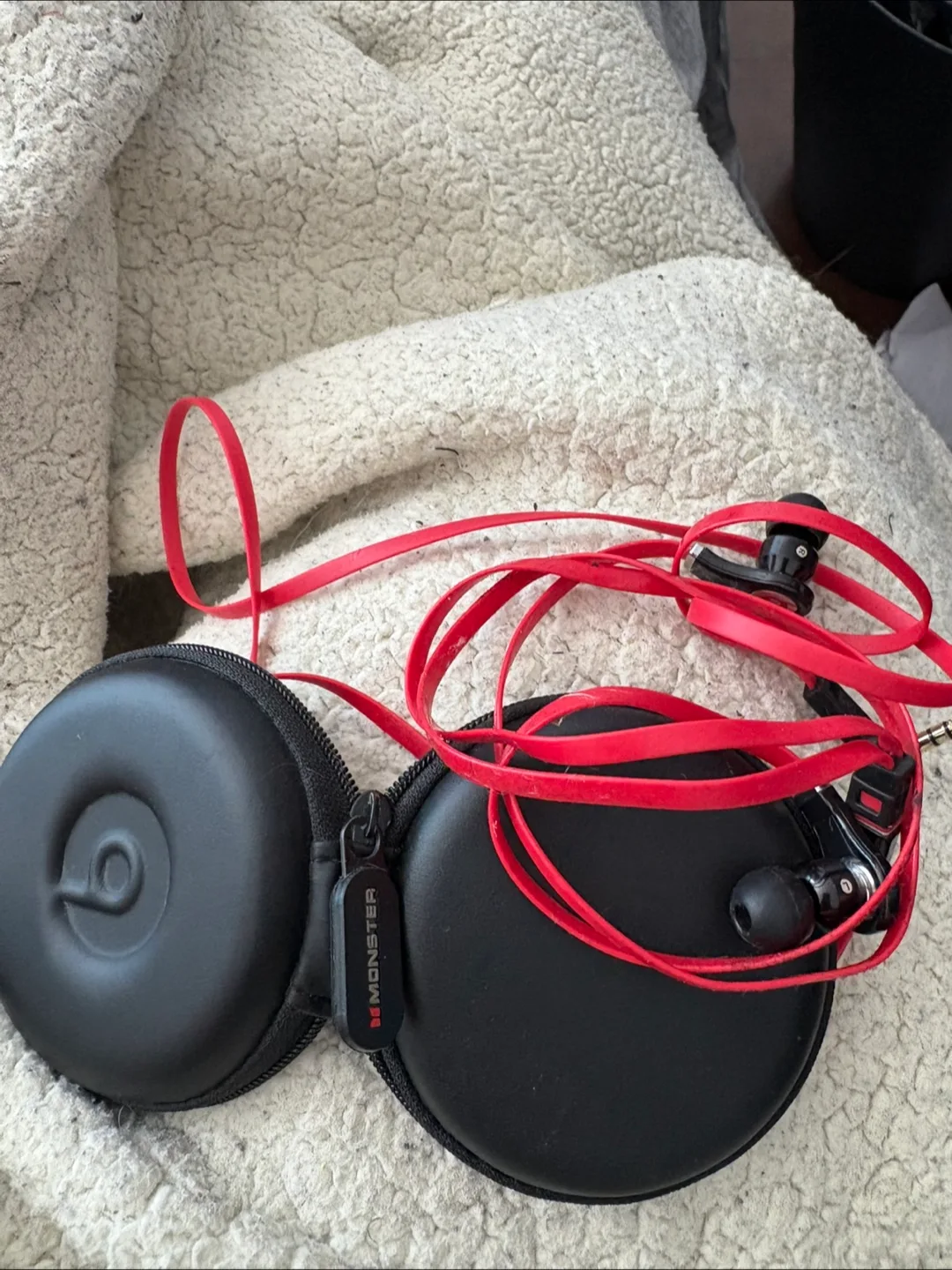 Monster Beats by Dr. Dre Earphones - Red thumbnail