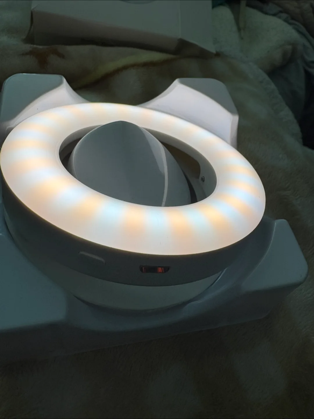 Selfie Ring Light XJ-19 - Great Condition! image indicator(6)