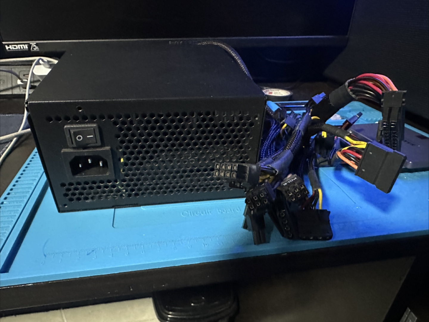 Apevia 600W Jupiter Power Supply - photo 2
