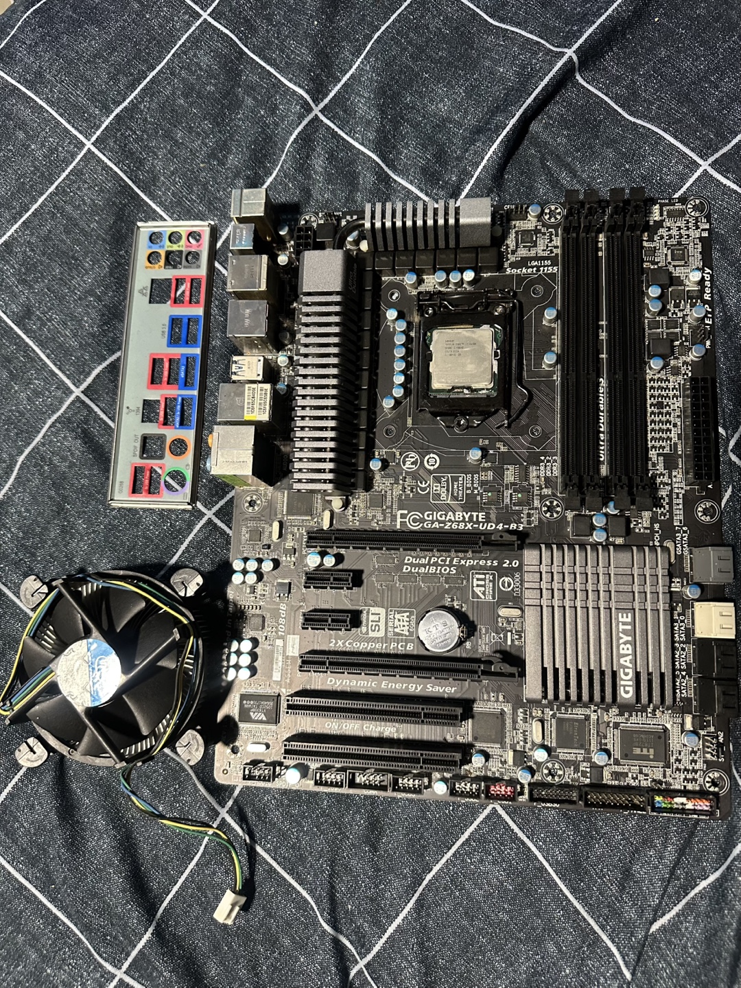 Intel Core i7-2600K CPU & Gigabyte GA-Z68X-UD4-B3