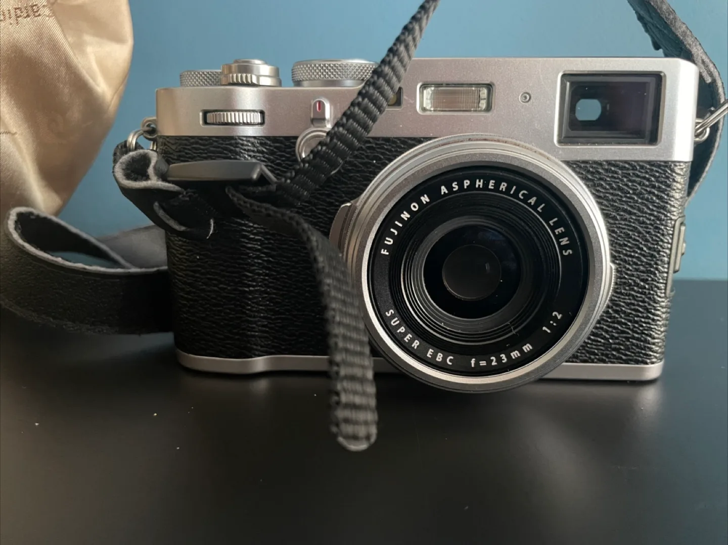 Fujifilm X100F Digital Camera thumbnail