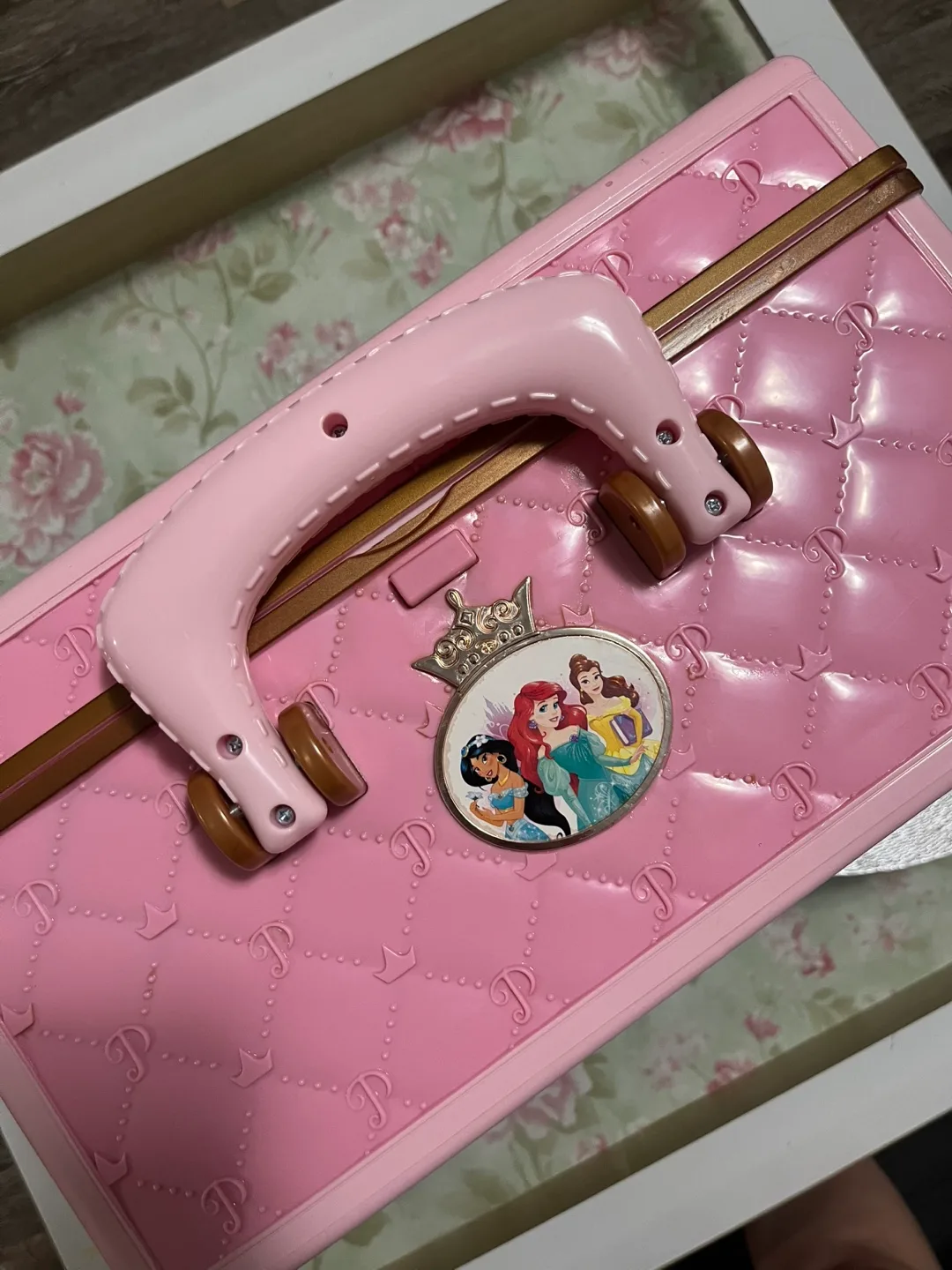 Disney Princess Pink Vanity Suitcase image indicator(6)