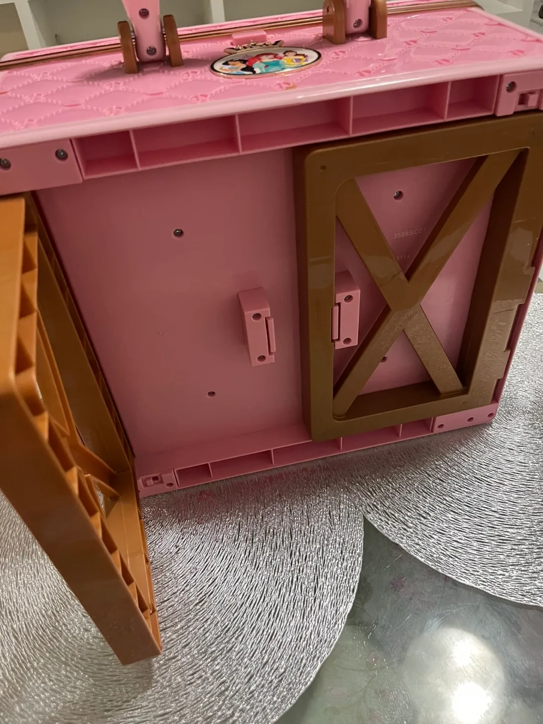 Disney Princess Pink Vanity Suitcase image indicator(4)