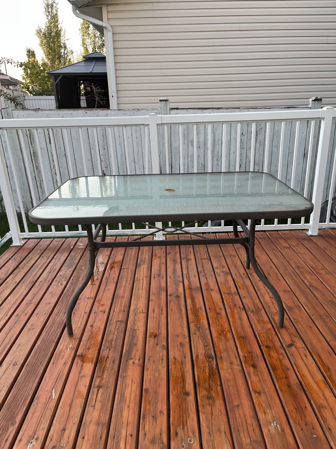 Outdoor patio table