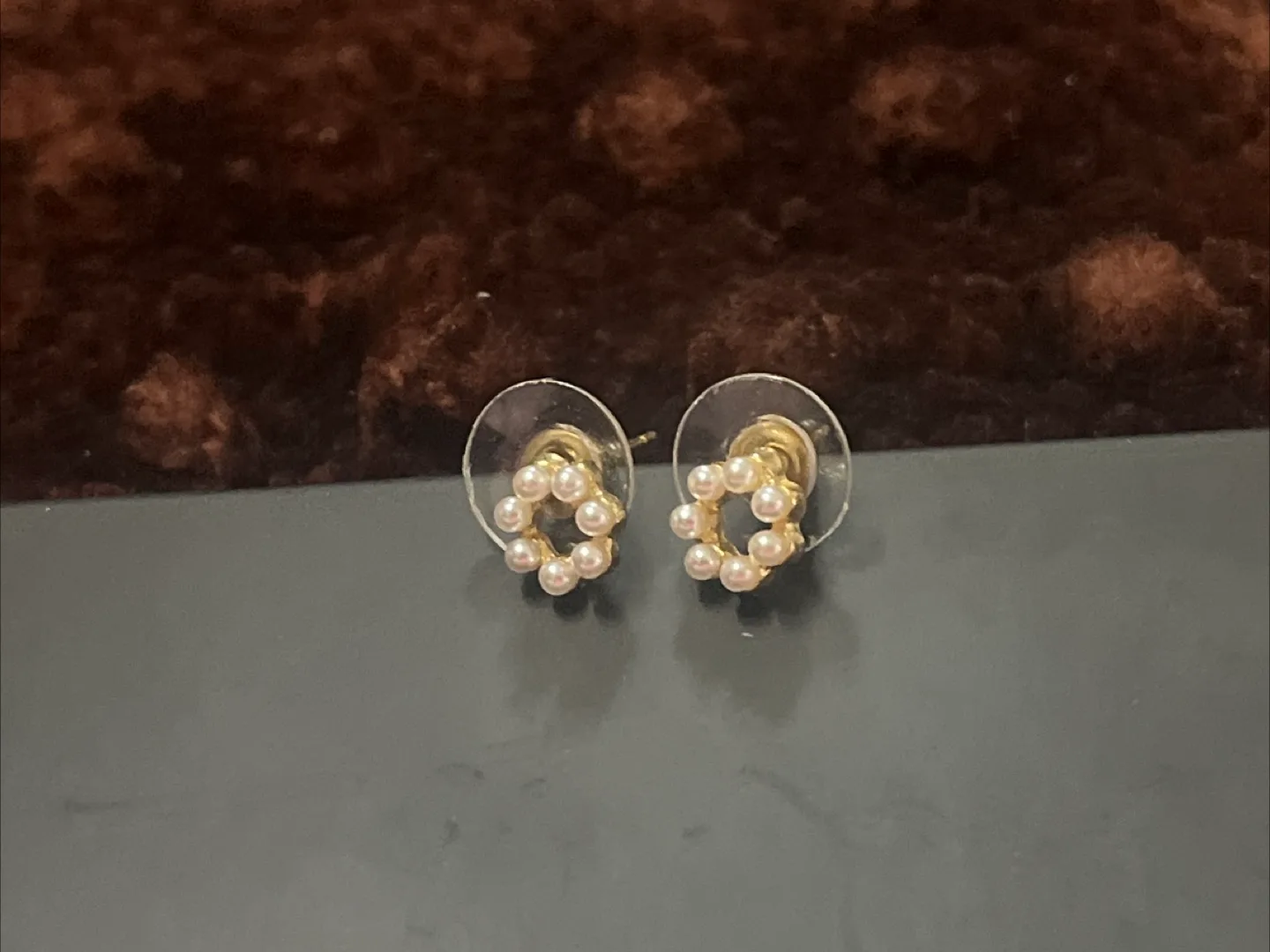 #freecycle Pearl Stud Earrings thumbnail