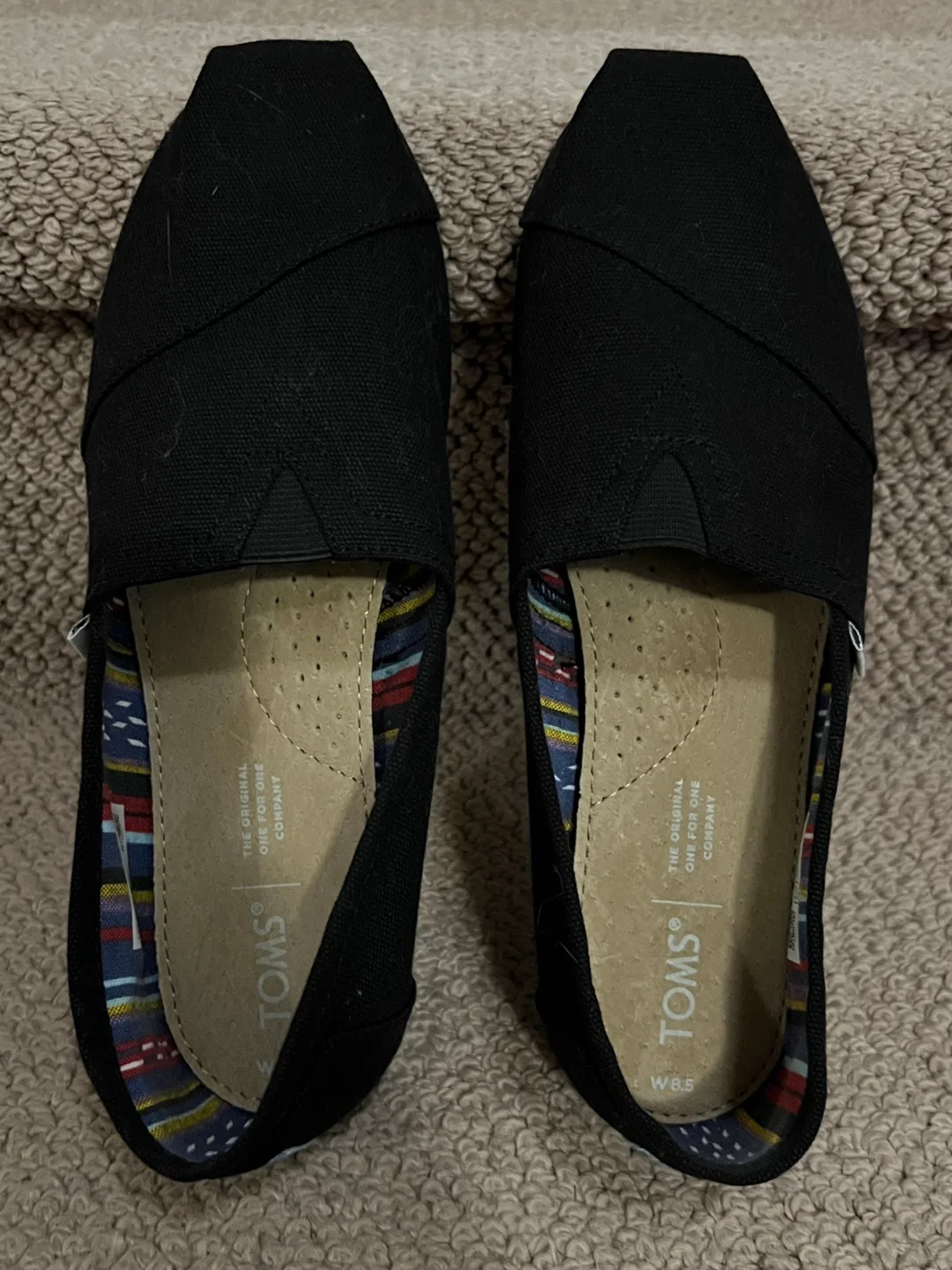 TOMS Black Canvas Women's Shoes - Size 8.5 thumbnail