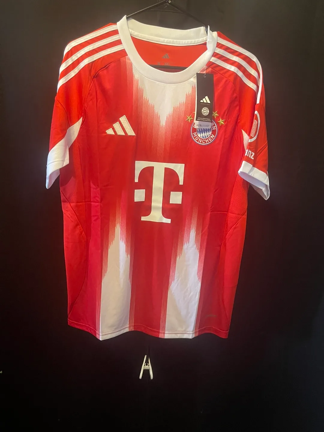 FC Bayern Munich 25/26 Home Jersey thumbnail