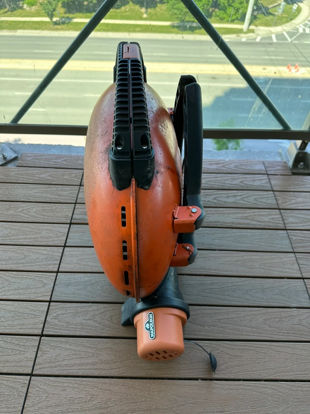 Portable gas/cast iron Grill + Gas pipe + Coleman gas can image indicator(5)