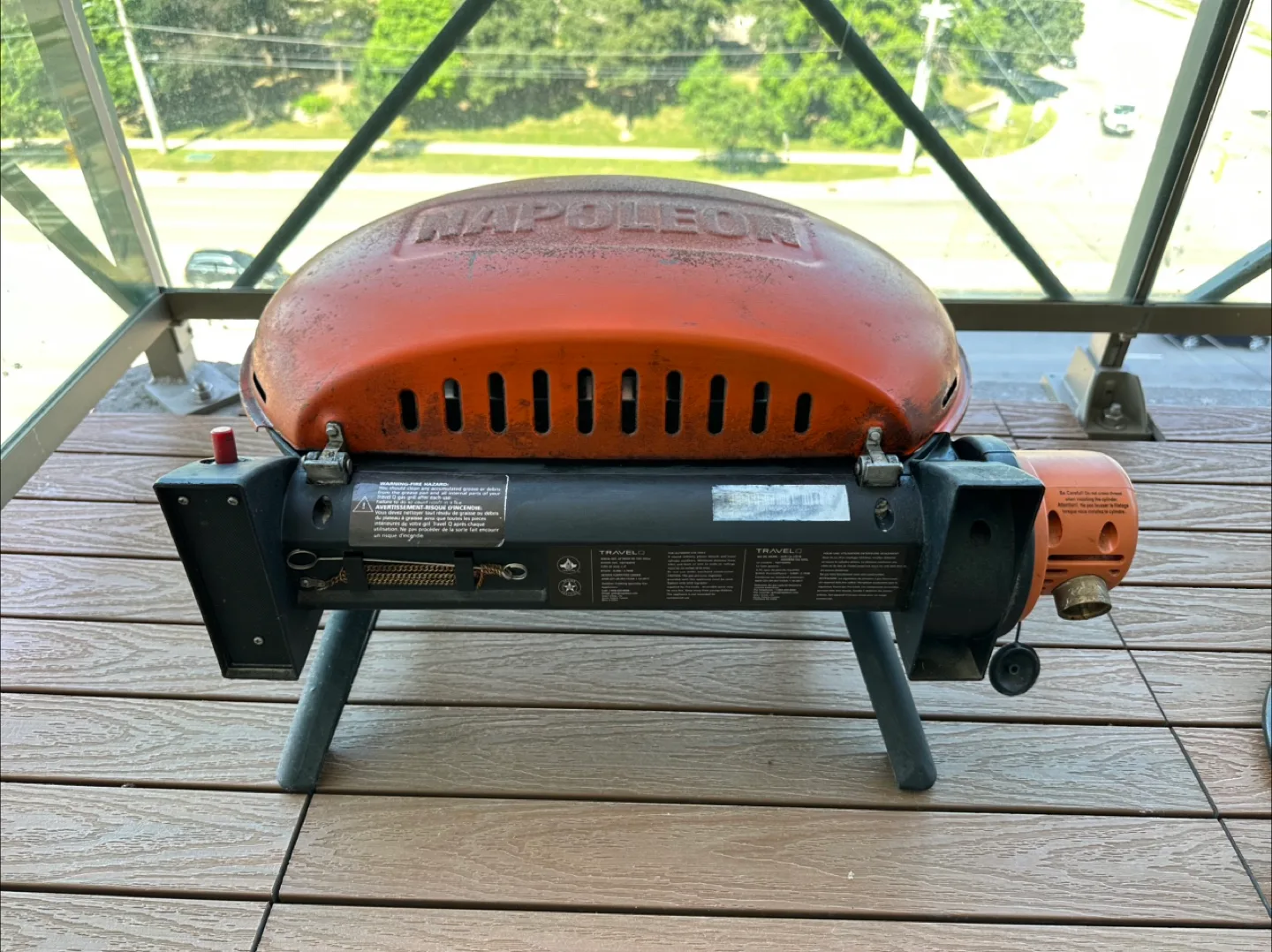 Portable gas/cast iron Grill + Gas pipe + Coleman gas can image indicator(4)